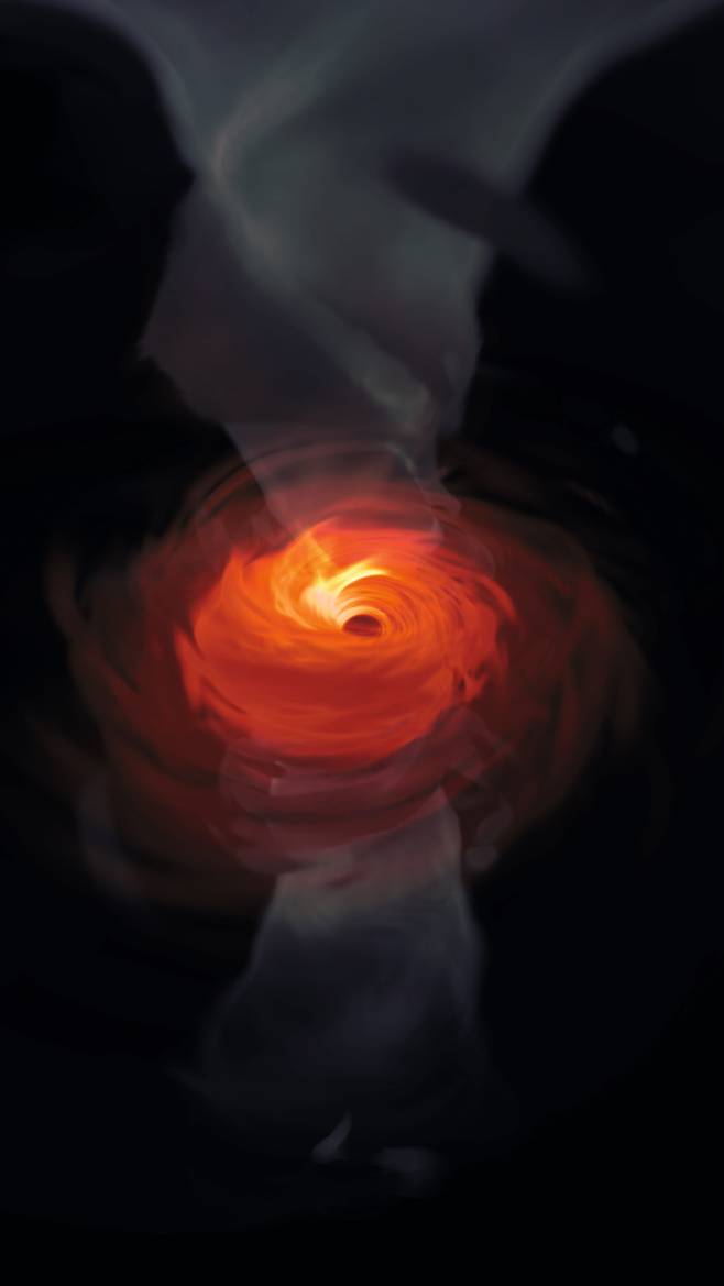블랙홀의 원리에 대한 상세한 컴퓨터 시뮬레이션. 빨간색은 응축 원반, 회색은 플라스마 제트이다. 빛이 사건의 지평선 너머에서 사라지는 블랙홀의 그림자가 보인다./에코리브르