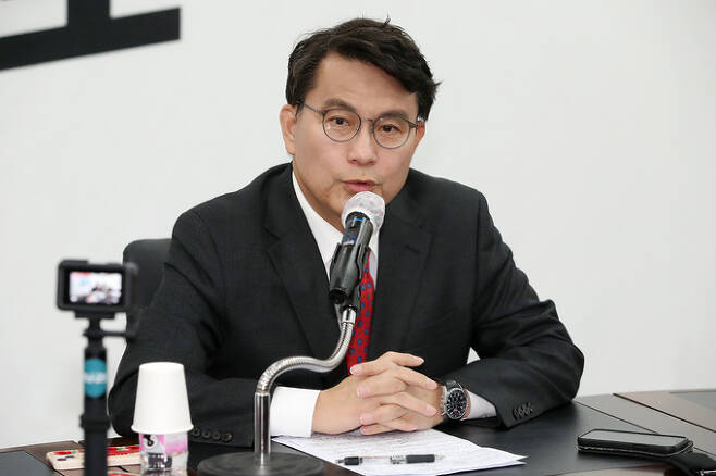 국민의힘 당권주자인 윤상현 의원이 6일 오전 대구 수성구 국민의힘 대구시당에서 열린 기자간담회에 참석해 발언하고 있다. 대구=뉴스1