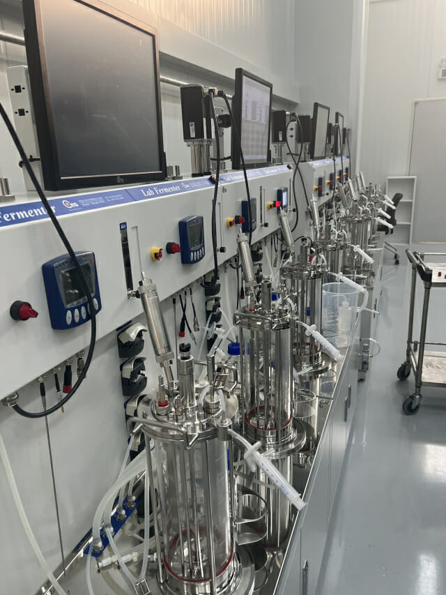 마이셀 기흥공장에 설치된 균사체 배양 실험장비