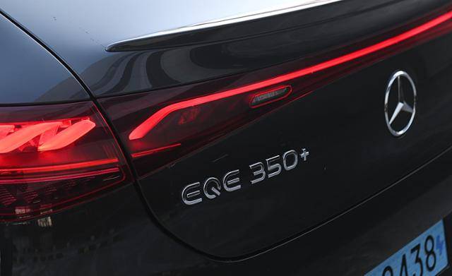메르세데스-벤츠 EQE 350+