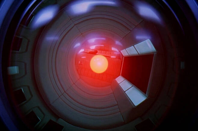 영화 <2001: 스페이스 오디세이>에 나오는 인공지능 ‘HAL9000’.