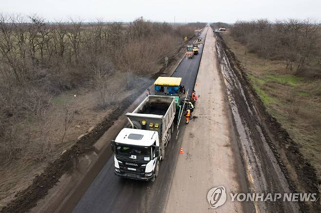 러시아의 주요 보급로인 멜리토폴 고속도로 [타스 연합뉴스 자료사진. 재판매 및 DB 금지]