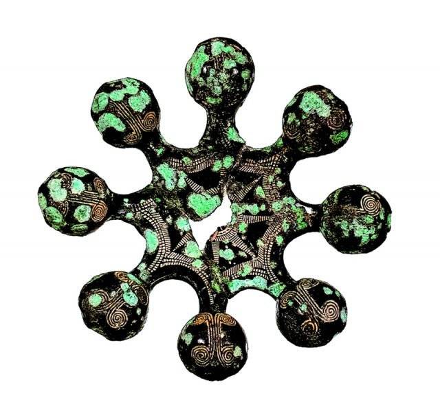 전남 화순군 대곡리에서 출토된 청동 팔주령(국보 제143호). 고물로 나온 유물을 엿장수가 도청에 전해 국보로 살아남았다. 기원전 3세기 무렵 제작됐으며 지름 12.3cm. 국립중앙박물관 제공