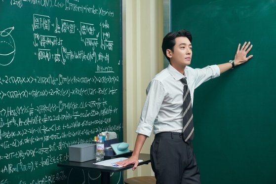 드라마 '일타스캔들'에서 최치열(정경호)은 잘 나가는 수학 '일타 강사'다. tvN