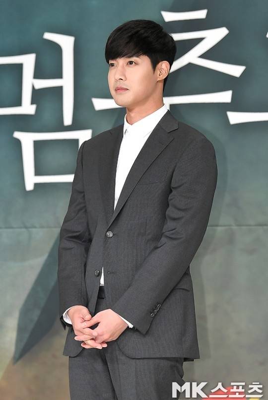 가수 겸 배우 김현중이 세 번째 정규 앨범으로 돌아온다. 사진=DB