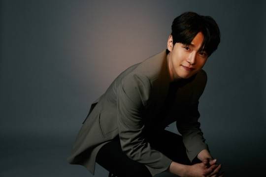 이선균, 문채원의 배려가 고마웠다는 강유석. 사진l호두앤유엔터테인먼트