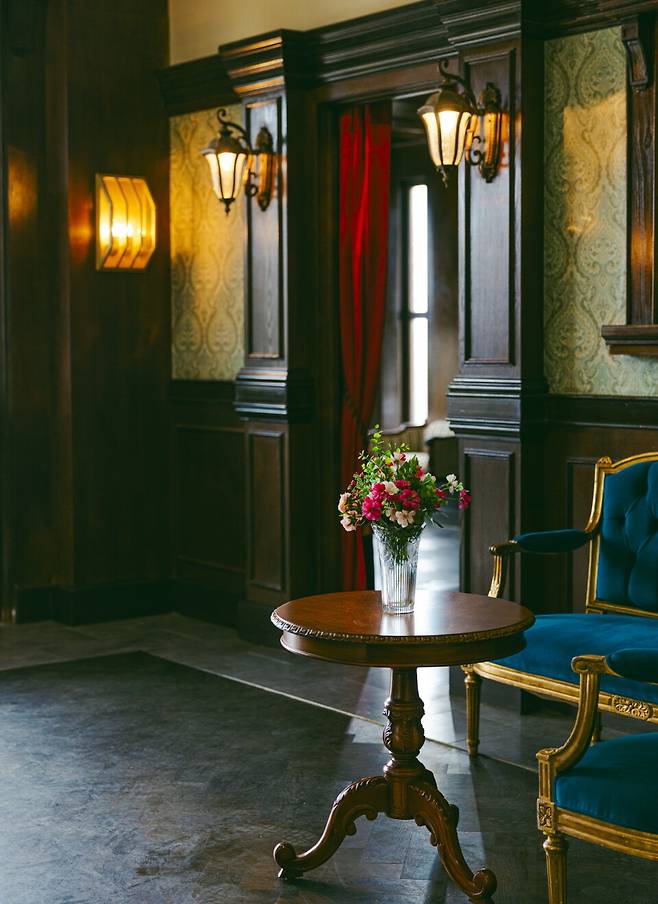 글로리호텔의 고풍스러운 내부