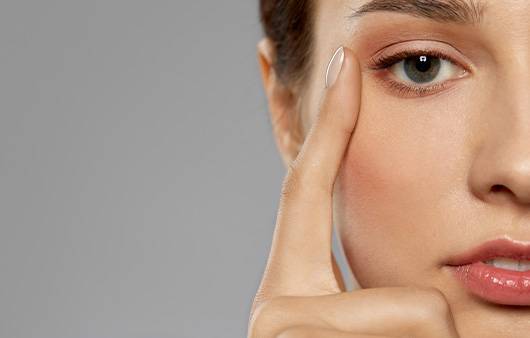 눈 성형 전에는 전문가와의 면밀한 상담이 필요하다 |출처: 클립아크코리아