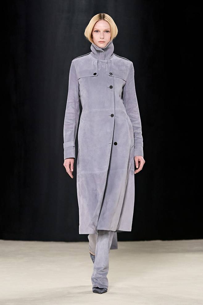 사진 : 페라가모(FERRAGAMO), 이탈리아 밀라노 2023 F/W 패션쇼 ⓒFERRAGAMO