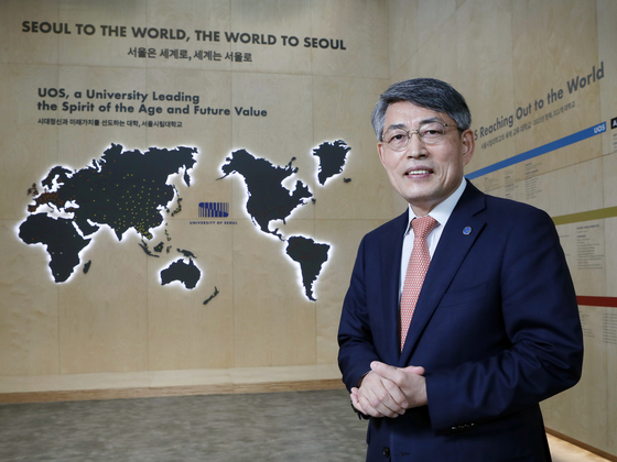 After decades fostering Korea’s best city planners, Suh Soon-tak, president of the University of Seoul (UOS), hopes to spread the school’s skills and expertise to developing countries for a better cause. [PARK SANG-MOON]