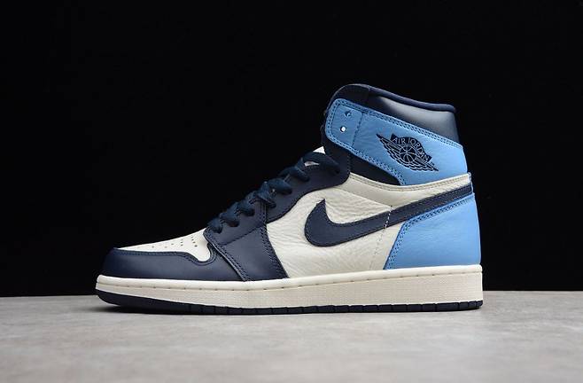 운동화 리셀 가격이 2023년 들어 하향세를 그리고 있다. /조선일보 DB