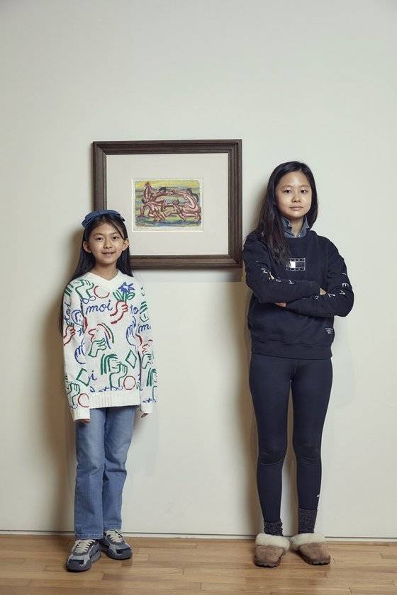 최아민(왼쪽)·김도경 학생기자가 국립현대미술관 서울 1전시실 'MMCA 이건희컬렉션 특별전: 이중섭'을 찾아 이중섭의 생애와 작품에 대해 살펴봤다.