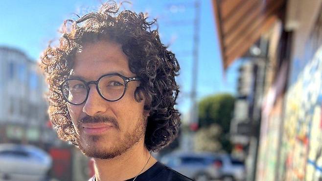 퇴사자인 레이 세라토는 특정 국가가 지원하는 가짜 뉴스 유포 행위를 제한하던 자신의 팀은 이제 “죽었다”고 표현했다.