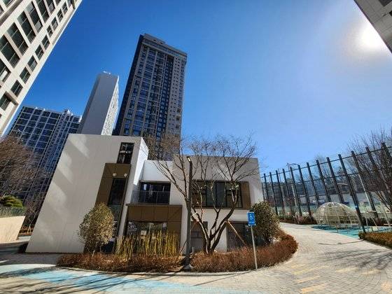 개포자이 프레지던스 단지 내 있는 경기유치원. 곽재민 기자