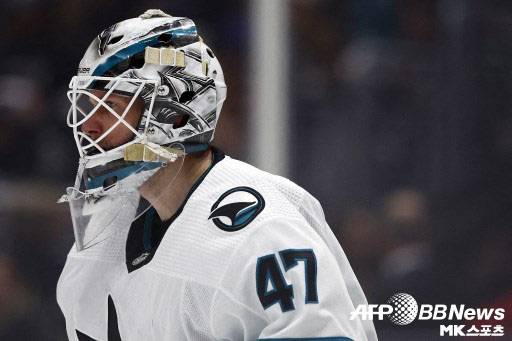 산호세 골리 라이머는 성소수자를 기념하는 워밍업 유니폼을 거부했다. 사진=ⓒAFPBBNews = News1