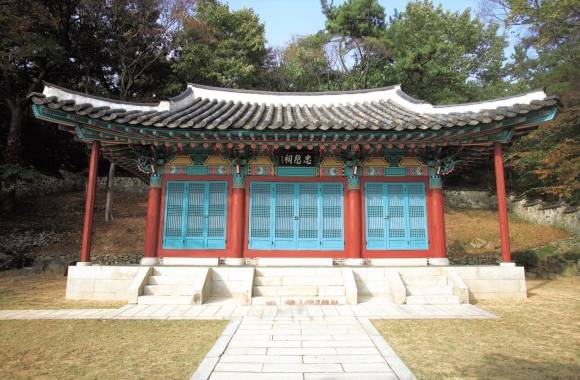 충민사. 선조 34년(1601) 영의정 이항복의 주청으로 삼도수군통제사 이시언이 세웠다. 문화재청 제공