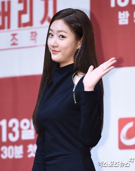 What is the real face of actor Kim Sae-ron? After last year, another conflicting sighting story is being told.Kim Sae-ron was arrested on suspicion of drunk driving last May and entered self-restraint with an apology.In November last year, Life and recent situation was reported during self-restraint, and the agency acknowledged that Kim Sae-ron was doing Alba because of difficulties in life.However, a mischievous post posted directly on the SNS and a recent situation that enjoyed drinking life were simultaneously reported and criticized.Self-restraint, Life and far from his appearance, his authenticity was doubted.And once again, like Deja Vu, his untrue sighting story is heard.Admitting all the charges at a hearing on Tuesday, The Attorney said: Innocent Defendant was supporting his family as head of household.In this case, not only Innocent Defendant but also family members are suffering from Life and. As if to appeal to this, Kim Sae-ron directly posted a photo of Alba in a cafe on SNS.However, the coffee franchise said, Kim Sae-ron has never played Alba, and the Life and False controversy has arisen, and Kim Sae-ron hastily clarified that some of the photographs are actually Alba.In addition, Kim Sae-ron The Attorney is known as the representative attorney of the Top 10 Law Firms in Korea, and high fees have also raised suspicions about authenticity of Life and appeal.Kim Sae-ron sighting story. On the 21st, The Fact reported that Kim Sae-rons Alba sighting story was reported.According to reports, witness Kim Sae-ron reported seeing him working at a cooking tavern in Gangnam District in late February.Kim Sae-ron was very sincere and worked very well and was very kind to the guests.On the same day, a series of conflicting sighting stories were told.On the 21st, SBS Entertainment News reported that Kim Sae-ron was seen several times enjoying the game at a Holdem bar in Seoul city earlier this year. Holdem bar is a tavern enjoying the game while eating alcohol and food.Witnesses claimed that Kim Sae-ron was living life as before, walking in and out of Holdem bars not long after she informed Self-restraint in a drunk driving accident.Whistle Blower said, In fact, Kim Sae-ron did not seem to be reflecting, he said. I enjoyed Holdem for a long time with a famous male Game YouTuber at Holdem Bar without being aware of the surrounding gaze.Another Whistle Blower said, It was hard to see Kim Sae-ron as a life and, he said. I often hang out with famous male singers as well as famous YouTubers.The authenticity of the sighting story has not been confirmed, but the conflicting sighting story of Kim Sae-ron, who is in self-restraint, has been heard since last year, and the authenticity is inevitable.On the other hand, Kim Sae-ron was driving his car in Cheongdam-dong, Seoul Gangnam District, on May 18th, at 8 am, and was caught by a police officer who had been reported and escaped by structures such as roadside trees and transformers.Kim Sae-ron admitted all charges at the first trial held on August 8 and received a fine of 20 million won.Photo by Kim Sae-ron, DB