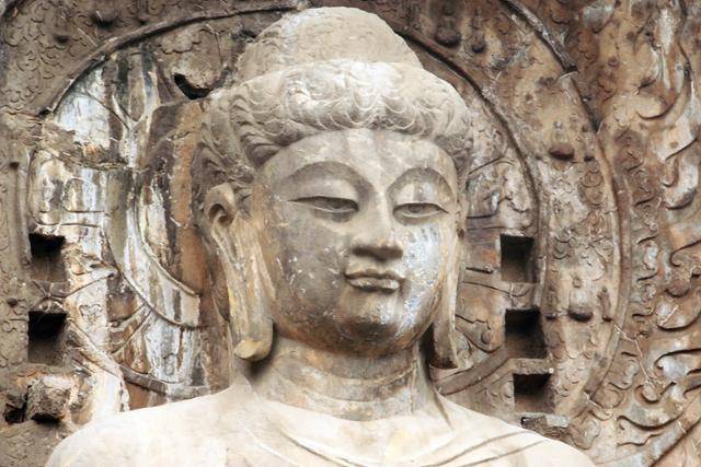 용문석굴 봉선사의 노사나대불 머리 부분. ⓒ최종명