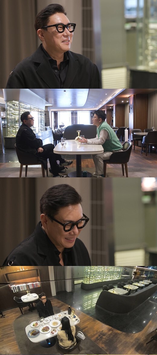 Broadcaster Lee Sang-min blind date ahead of clearing 6.9 billion won in debt.Lee Sang-mins real blind date scene, which is about to clear 17 years of debt this year, will be unveiled at SBS  ⁇  My Little Old Boy  ⁇ , which is broadcasted at 9:05 pm on March 26, and will give a fresh shock to viewers.In a recent shoot, Lee Sang-min and Kim Jun-ho were sitting alone in a fine restaurant. Kim Jun-ho arranged a special blind date for Lee Sang-min.Kim Jun-ho showed off his blind date advice to Lee Sang-min, who was nervous about his first blind date in his life.He poured out all the Sangmin customized nagging such as  ⁇  Roora a story-telling prohibition  ⁇   ⁇  Roora a story-telling prohibition  ⁇   ⁇   ⁇   ⁇   ⁇   ⁇   ⁇   ⁇   ⁇   ⁇   ⁇   ⁇   ⁇   ⁇   ⁇   ⁇ .After a while, Sangmins blind date Old Japanese appeared in the studio.Unlike Sangmin, who showed confidence in love in front of Junho, Sangmin was not able to see the eyes of Old Japanese from the beginning and made people nervous to show a broken figure somewhere.Seo Jang-hoon, who saw this appearance, would soon fall in love.  ⁇   ⁇ ,  ⁇   ⁇ ,  ⁇   ⁇   ⁇   ⁇  ~  ⁇   ⁇   ⁇   ⁇   ⁇   ⁇   ⁇   ⁇   ⁇   ⁇   ⁇   ⁇ . Movengers!It is also a rumor that all of them cheered Sangmins blind date with one accord, saying that she is like a really good woman and that she wants to be good.On the other hand, Sangmin, who has been blind date with a shy appearance that he has never seen before, spit out speech errors that should never be done to the Old Japanese room during the conversation and made everyone amazed.In the studio, I shouted to Sangmin, Please stop! I wonder what the worst speech error Sangmin has committed.