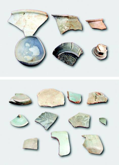 ▲ (위) 정양산성 발굴 현장에서 출토된 신라 토기. (아래)정양산성 발굴 현장에서 출토된 고려 청자.