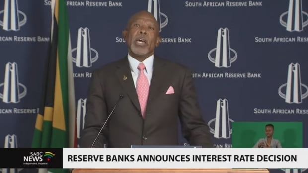 레세트야 칸야고 남아프리카공화국 중앙은행(SARB) 총재가 빅스텝 단행 배경을 설명하고 있다. 유튜브 캡처