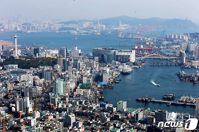 부산 중구 롯데백화점 광복점 등 남포동 일대의 모습.(부산 중구청 제공) ⓒ News1 노경민 기자