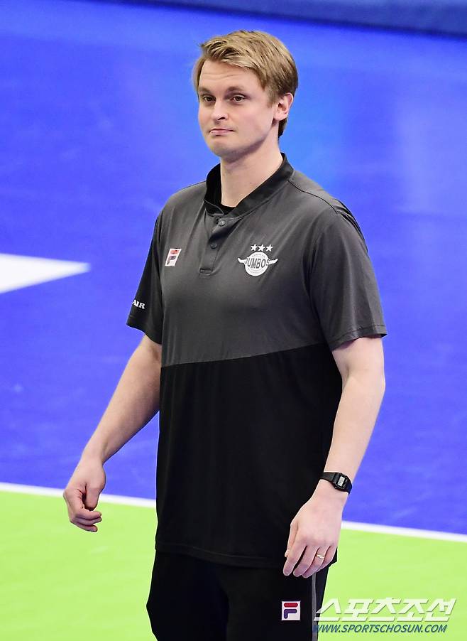 토미 틸리카이넨 감독. 스포츠조선DB