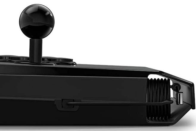 산와 스틱을 채용했고 하단쪽에 USB 선 수납이 가능하다