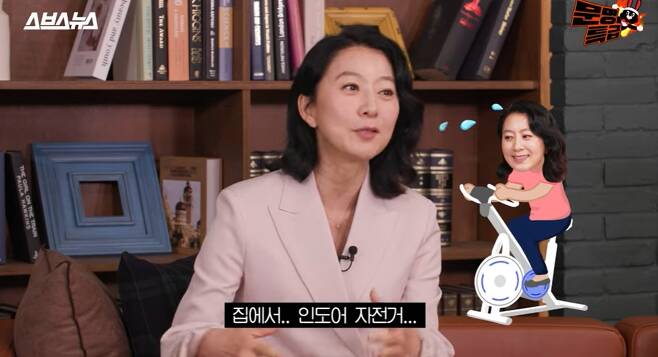 Actor Kim Hee-ae said he is thoroughly self-managing at the age of 57.On April 6, CivilizationMoonlighting posted a video featuring Kim Hee-ae and Moon So-ri as guests.On this day, Jaejae surprised Kim Hee-ae, saying, Both of you changed in the morning. I heard that you woke up at 5 am and took a two-hour cycling. Its so grand, I ride an hour of Indoor Bicycle at home, Kim Hee-ae responded modestly.Kim Hee-ae said, I heard that you enjoy working out while watching TV, listening to music while washing dishes, and practicing foot acupressure while washing your hair. Kim Hee-ae laughed, saying, You know a lot.There are some things I dont want to spend time on, but its fun. I tend to listen to the radio while riding a bicycle. Its boring to ride a bicycle, but its fun to do it together. Its a good tip, he said.iMBC  ⁇  Screen Capture YouTube CivilizationMoonlighting Capture