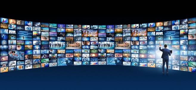 긴 흐름의 드라마·영화·책 등 작품을 짧게 요약해서 제공하는 유튜브 콘텐츠가 인기를 끌고 있다. 사진은 기사 내용과 무관함. /사진=이미지투데이