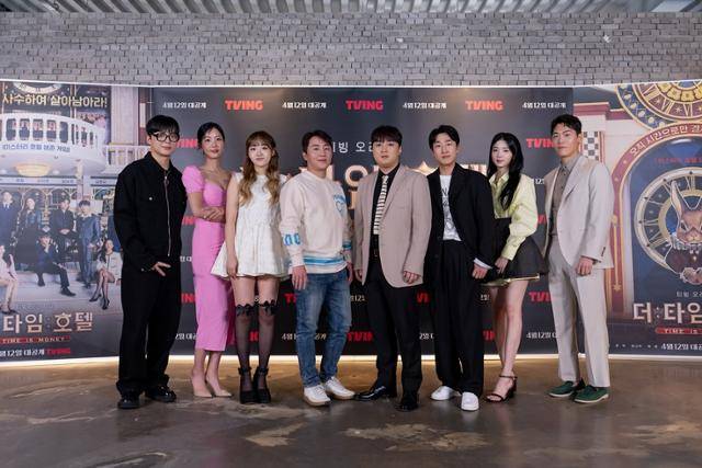 12일 티빙 오리지널 예능 '더 타임 호텔' 온라인 제작발표회가 진행됐다. 행사에는 남경모 PD를 비롯해 홍진호 황제성 존박 래원 신지연 김남희 김현규 클로이가 참석했다. 티빙 제공