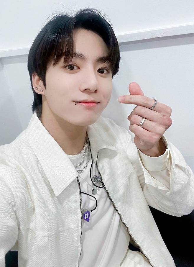 방탄소년단 정국, 인도네시아 셀럽들의 ♥..'월클 슈퍼' 인기남