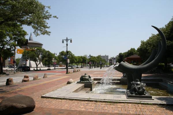 가야시대 상징물들로 가득한 가야사누리길 전경. 김해시 제공