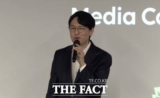 김준구 네이버웹툰 대표가 25일 PPS 프로그램 10주년 기념 기자간담회에서 발언하고 있다. /네이버웹툰 온라인 간담회 화면 캡처