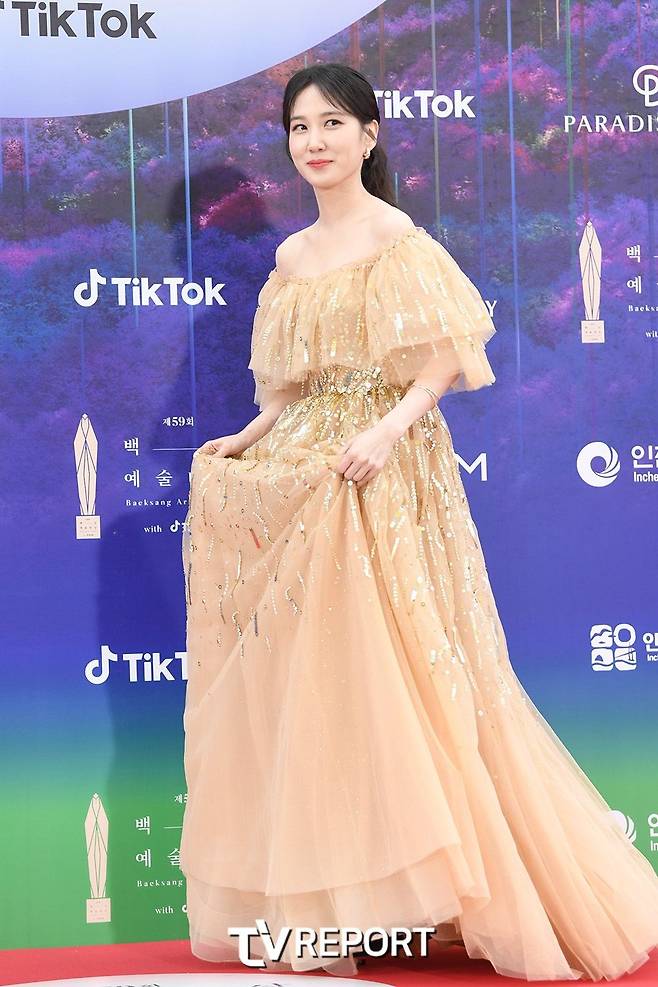 Actor Park Eun-bin attends the 59th Baeksang Arts Awards red carpet held in Paradise City, Jung-gu, Incheon on the afternoon of the 28th.The 59th Baeksang Arts Awards, hosted by Shin Dong-yeop, Suzy and Park Bo-gum, will be broadcast live on JTBC, JTBC2 and JTBC4, and live on TikTok.