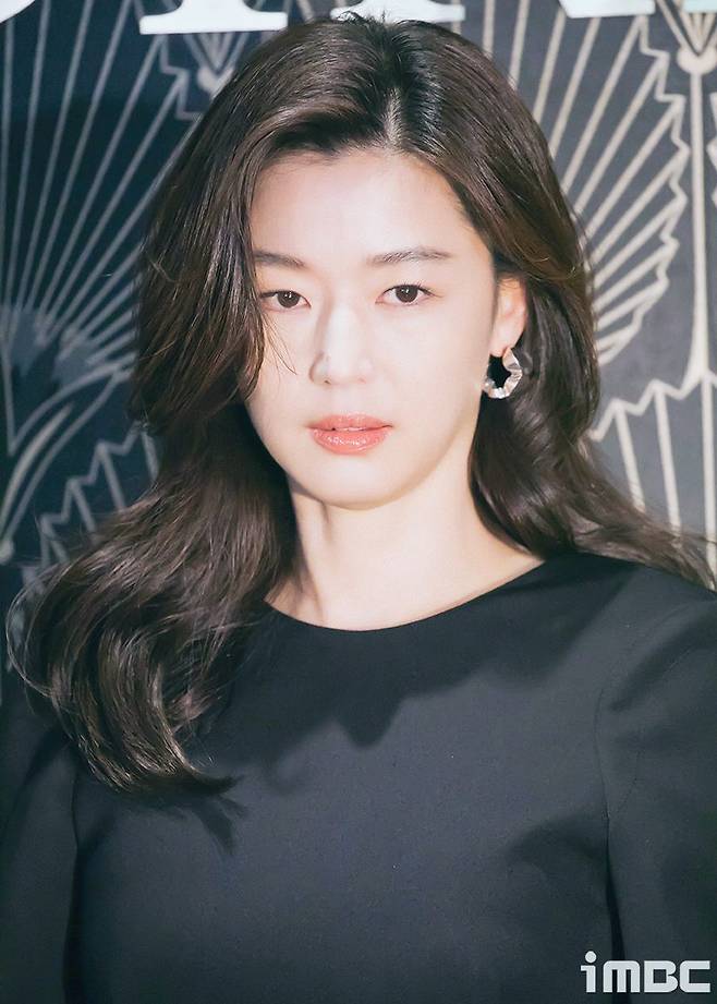actorJun Ji-hyunelevenworkmorningSeoulin seongdong-gusituatedAt the event,Attend!Pose!intoxicatedThere is!iMBC