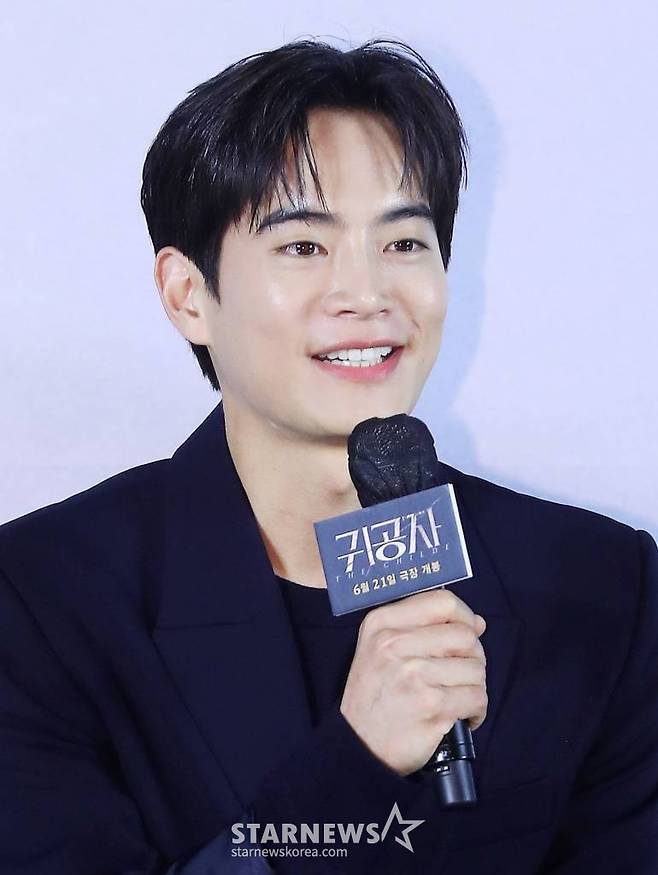 배우 강태주가 22일 오전 서울 광진구 롯데시네마 건대입구에서 진행된 영화 '귀공자' 제작보고회에 참석해 인사말을 하고 있다. '귀공자'는 필리핀 불법 경기장을 전전하는 복싱 선수 '마르코' 앞에 정체불명의 남자 '귀공자'를 비롯한 각기 다른 목적을 지닌 세력들이 나타나 광기의 추격을 펼치는 이야기. 내달 21일 개봉. 2023.05.22 /사진=김창현 기자 chmt@