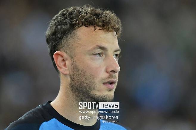 ▲ 나폴리와 재계약을 체결한 아미르 라흐마니