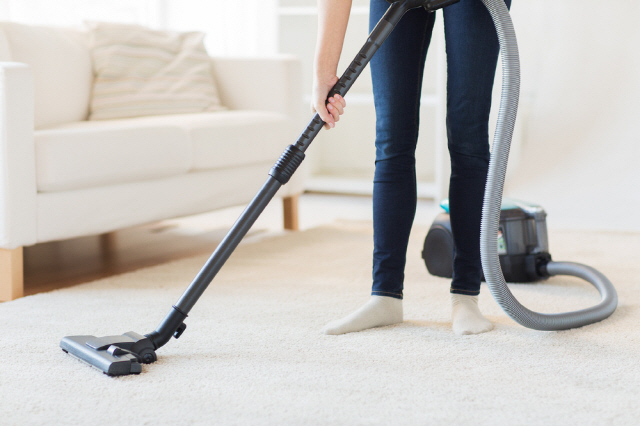 청소 등 집안일을 하면 운동량을 늘릴 수 있다./사진=클립아트코리아
