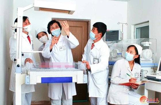 북한 노동당 기관지 노동신문은 17일 "지방과 농촌의 보건사업 개선에 힘을 넣어야 한다"라고 강조했다. 사진은 장진군 병원. 뉴스1