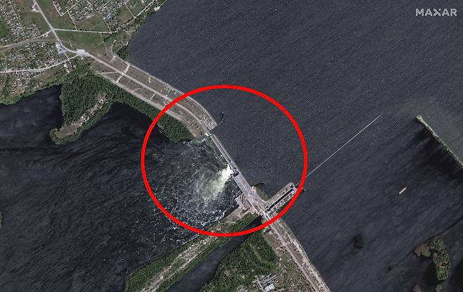 2023년 6월5일(현지시간) 우크라이나 남부 헤르손주 카호우카 댐이 파괴돼 있는 것으로 보인다. / 사진=막서 테크놀러지