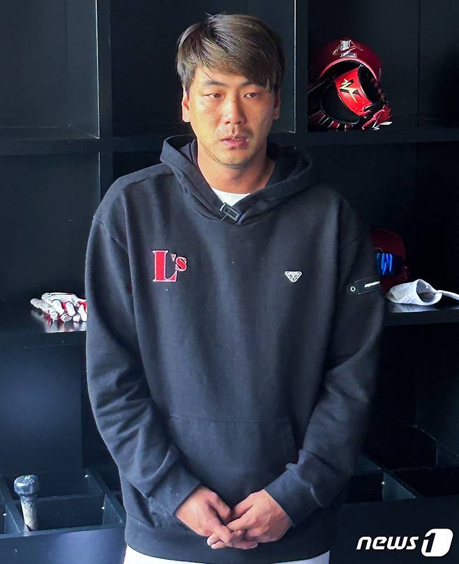 SSG 랜더스 김광현이 1일 오후 인천 미추홀구 인천SSG 랜더스필드 더그아웃에서 WBC 음주파문 관련 입장을 밝히고 있다. 2023.6.1/뉴스1 ⓒ News1 문대현 기자