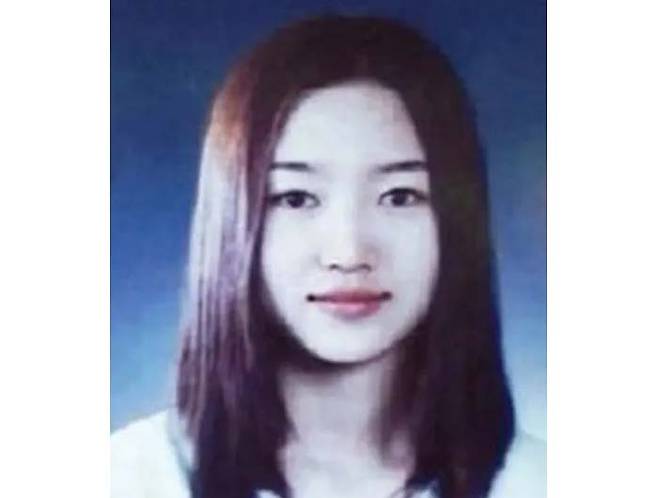 강도 얼짱 수배 전단에 올라온 사진. 당시 유명세는 일본 언론에 보도되기도 했다.