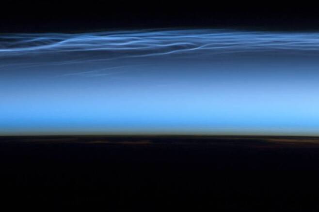 국제우주정거장에서 촬영된 야광운. 사진출처=NASA 홈페이지
