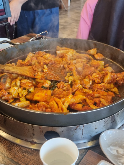 Dakgalbi is a specialty of Chuncheon, Gangwon. [KIM DONG-EUN]