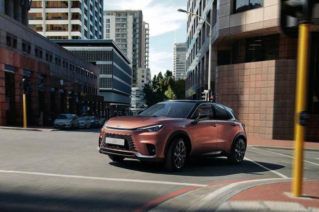 렉서스, ‘LBX’ 공개