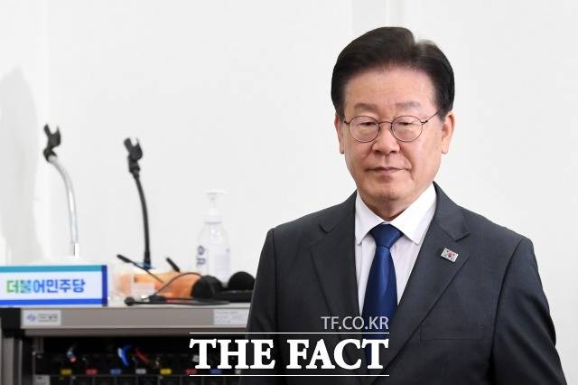 이재명 더불어민주당 대표가 이래경 다른백년 명예이사장의 혁신위원장 낙마에 따른 책임론에 침묵하고 있다. 당내 비주류인 비명계 진영에서 사퇴 요구가 나온다. /남용희 기자