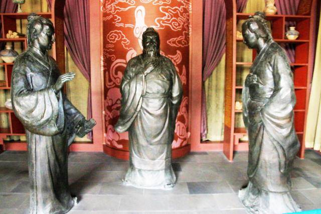 조승상부 부시루의 조조 삼부자 조각상. ⓒ최종명