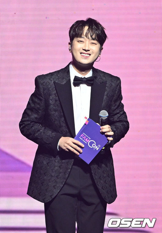 On the afternoon of the 18th, the 32nd Lotte Mart Duty Free Shop Family Concert was held at KSPO DOME in Seoul Olympic Park. ⁇  Lotte Mart Duty Free Shop Family Concert  ⁇  is a K-POP concert hosted by Lotte Mart Duty Free Shop since 2006 to attract foreign tourists.Singer Lee Chan-won is hosting. 2023.06.18