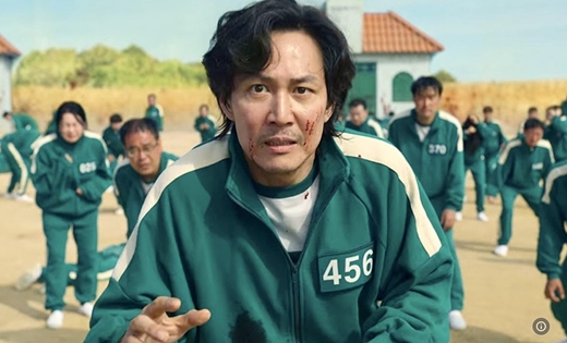 Netflix has recently released a squid Game casting, and speculation is pouring into the story.Netflix unveiled the Squid Game season2 casting at Tudum, a global fan event held in Sao Paulo, Brazil, at 17:30 on the 17th (local time). The casting lineup is all-star.In addition to Lee Jung-jae, Lee Byung-hun, Wi Ha-joon, and Gong Yoo, who played in season1, they were joined by Siwan, Kang Ha-neul, Park Sung-hoon, and Yang Dong-geun.Actor Lee Jung-jae, who won the 74th Prime Time Emmy Awards Best Actor Award for Squid Game season 1, returns to the castle gi-hoon station.Lee Byung-hun of the frontman who overwhelmed the pole with a different force in season 1, Wi Ha-joon of Hwang Jun-ho who jumped into Survival Island of doubt to reveal his brothers secret also comes back with season 2.Along with this, a mysterious scabbard, Gong Yoo, who invited the participants to the questionable Survival Island with a ticket, also anticipates season 2 appearances.Siwan, who showed a spectrum of acting that crosses good and evil through various works such as the Netflix movie I just dropped my smartphone and the drama I do not want to do anything, and Kang Ha-neul, who has been loved by many fans through the movie Pirates: Dokkaebi Flag and the drama Camellia Flower Time, decided to join Season2.Park Sung-hoon, who completely digested impressive characters in the Netflix series The Glory, and Yang Dong-geuns casting, which proved its unique presence in the Netflix movie Yacha and the drama Cheerleader, were confirmed.Director Hwang Dong-hyuk said in interviews with foreign bodies in the past that  ⁇ gi-hoon will come back and dig deeper into the role of a mysterious frontman.Another scenario is to use Lee Jung-jaes daughter Ga-young.Screen Land said on the 19th (local time) that the only survivor, gi-hoon, seems to have chosen to break down the organization behind the squid game rather than live with his daughter, and that even if the resident recruitment book of the squid game throws Bait, I do not think I will be willing to participate in the game again. However, this dystopian organization always uses a method of forcing conformity, so it may be possible to get gi-hoons daughter back into the game with Bait.Some have pointed out that there are no actresses in this casting release. Season 1 actresses were well received for their performance.Jung Ho-yeon, who played the role of Daybreak, won the Best Actress Award and the Critics Choice Super Awards Female Acting Award from the Actors Guild of America (SAG), while Lee Yoo-mi, who played the role of Ji-young, won the Emmy Awards Best Actress Award.Netflix has not yet announced whether an actress will appear in Season 2, adding that additional casting will be released soon.It is noteworthy that Game will once again raise the status of K-content, which is the same as the first one.